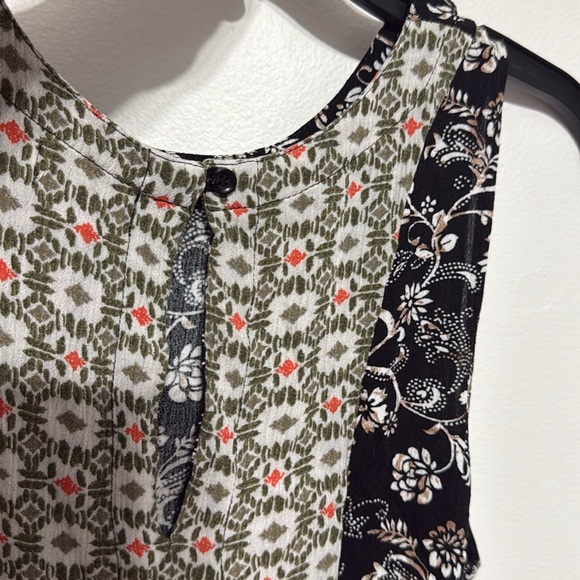 Umgee Chloe, black white and green floral print tank top - Picture 6 of 10